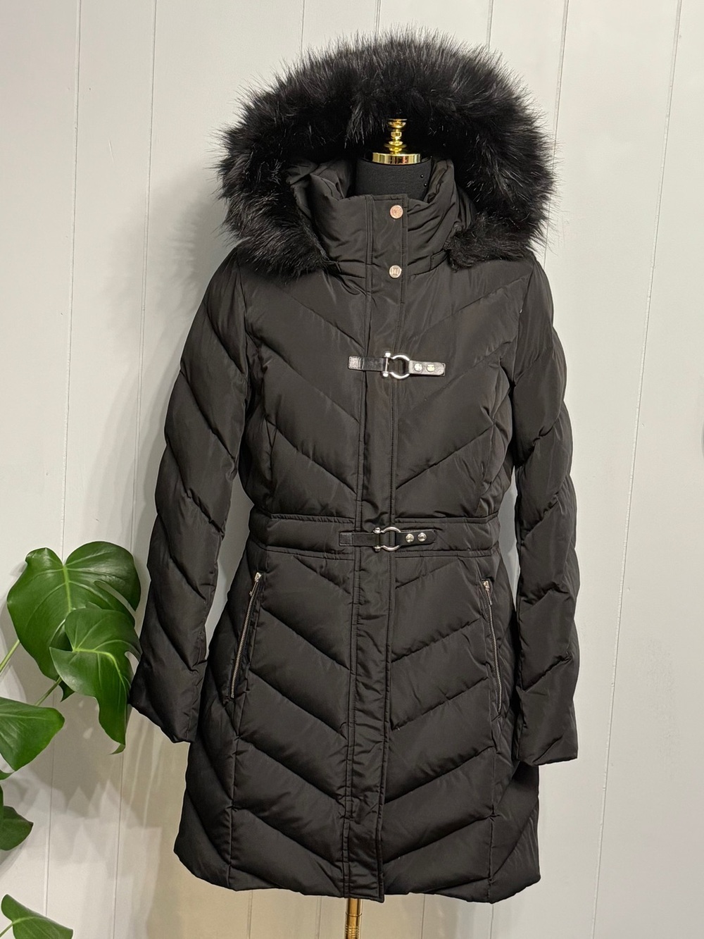 NWOT Ivanka Trump Black Quilted Hooded Puffer Coat with Faux Fur Trim